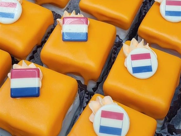 oranje petit-four